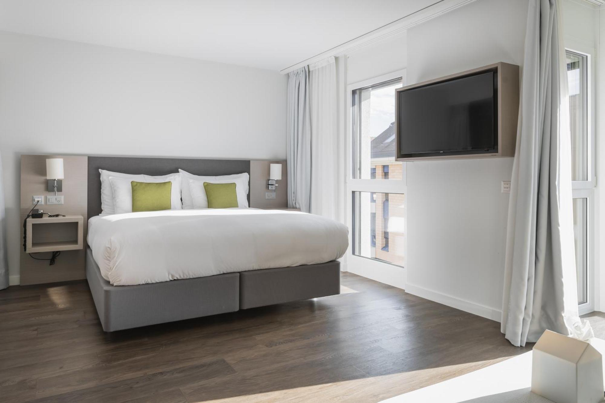 Base Nyon Quarto foto